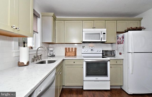 1118 CORNWELLS AVE, Bensalem, PA 19020