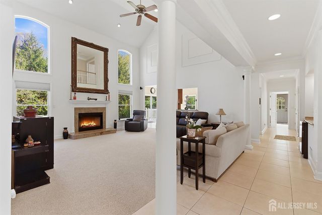 8 Keppel Road, Plainsboro, NJ 08536