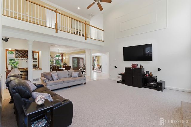 8 Keppel Road, Plainsboro, NJ 08536