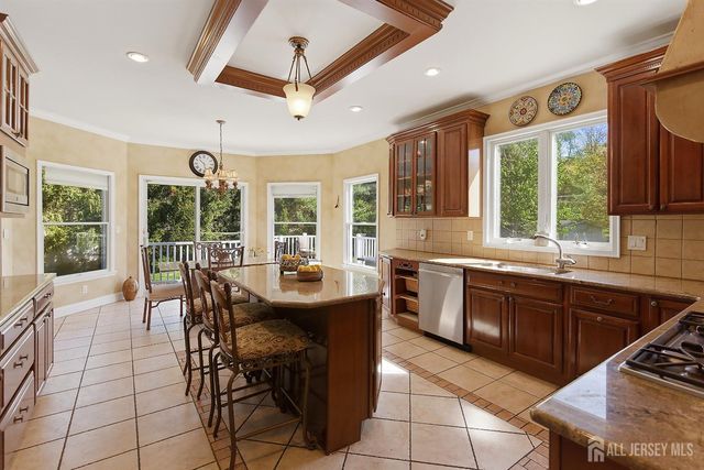 8 Keppel Road, Plainsboro, NJ 08536