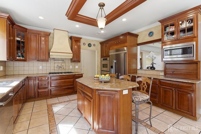 8 Keppel Road, Plainsboro, NJ 08536