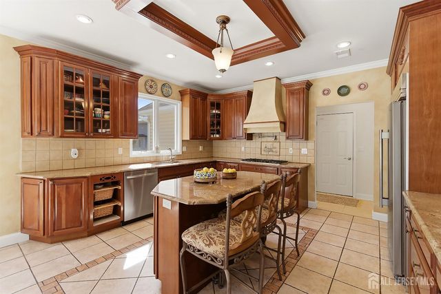 8 Keppel Road, Plainsboro, NJ 08536