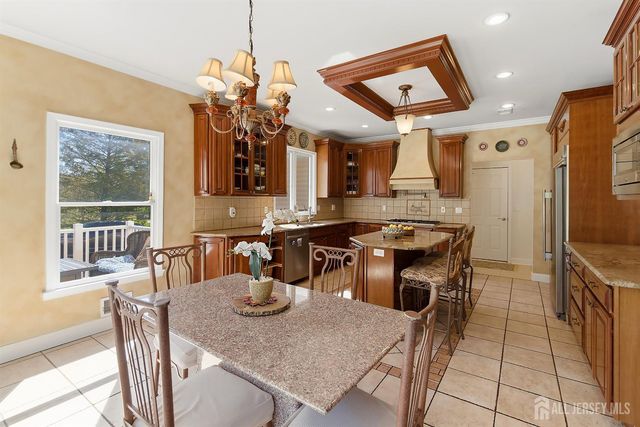 8 Keppel Road, Plainsboro, NJ 08536