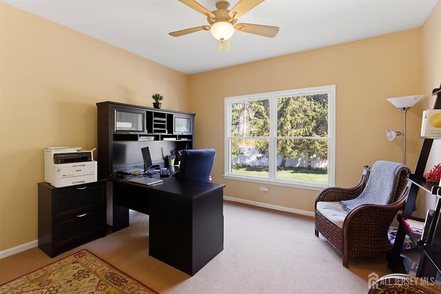 8 Keppel Road, Plainsboro, NJ 08536