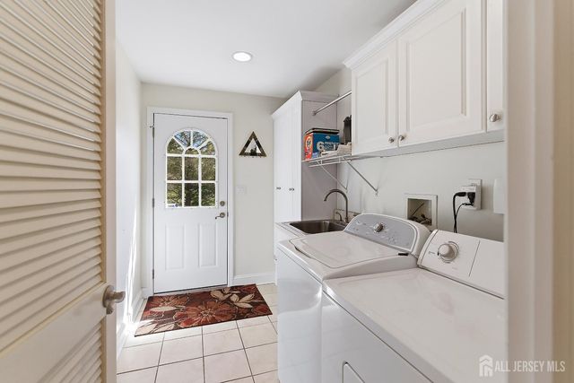 8 Keppel Road, Plainsboro, NJ 08536