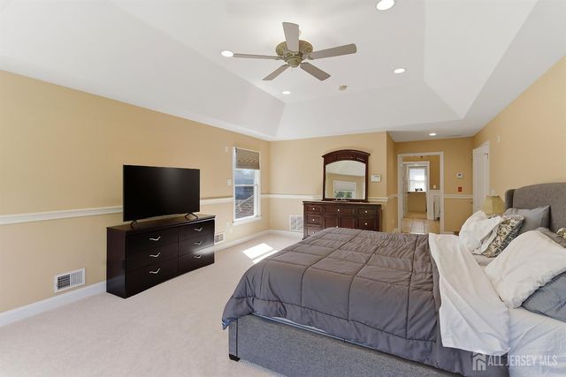 8 Keppel Road, Plainsboro, NJ 08536