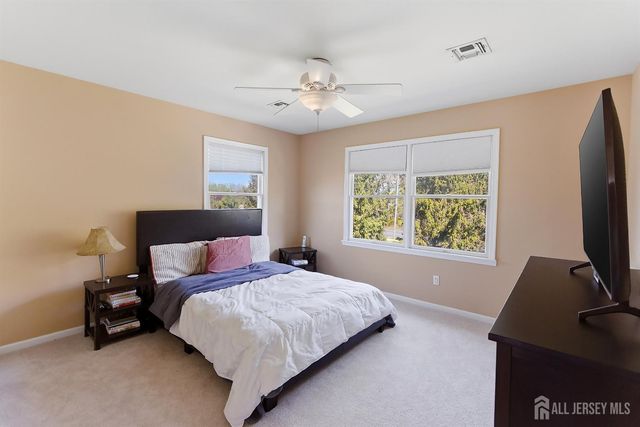 8 Keppel Road, Plainsboro, NJ 08536