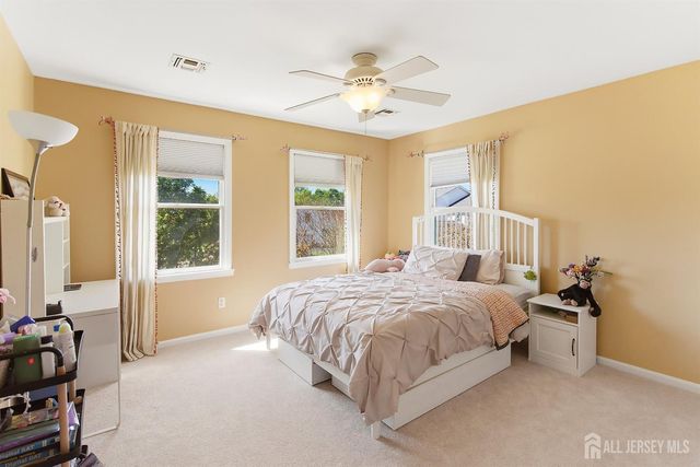 8 Keppel Road, Plainsboro, NJ 08536