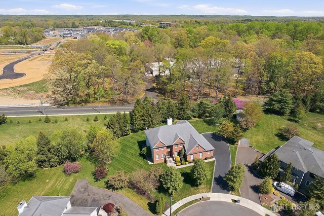 8 Keppel Road, Plainsboro, NJ 08536