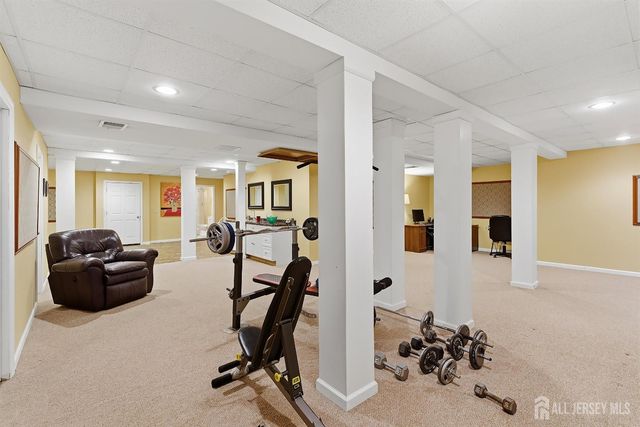 8 Keppel Road, Plainsboro, NJ 08536