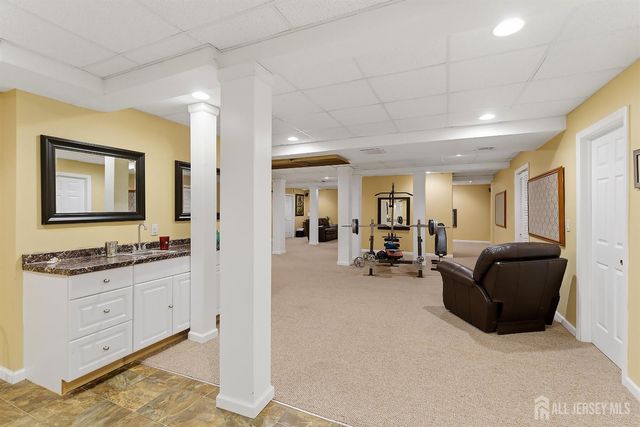 8 Keppel Road, Plainsboro, NJ 08536