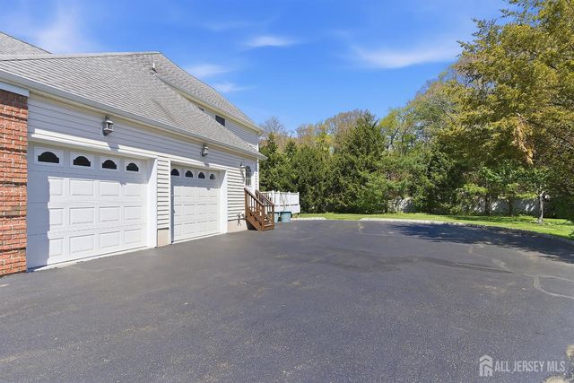 8 Keppel Road, Plainsboro, NJ 08536