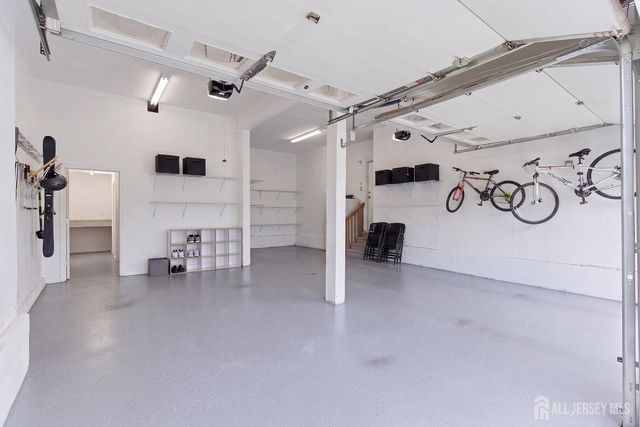 8 Keppel Road, Plainsboro, NJ 08536