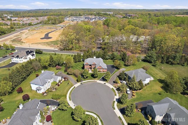 8 Keppel Road, Plainsboro, NJ 08536