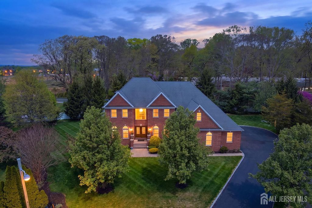 8 Keppel Road, Plainsboro, NJ 08536