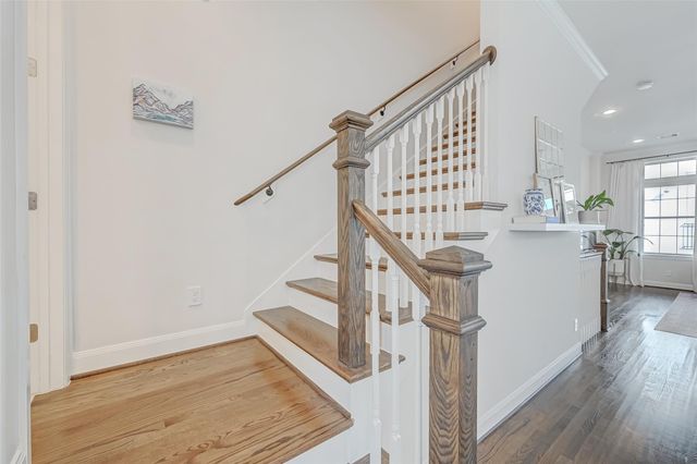 1035 Ashland Street, Houston, TX 77008