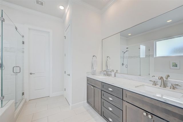 1035 Ashland Street, Houston, TX 77008