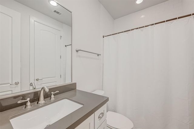 1035 Ashland Street, Houston, TX 77008