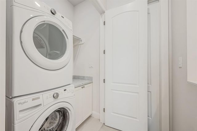 1035 Ashland Street, Houston, TX 77008