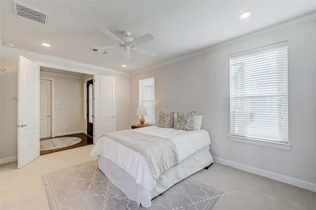 1035 Ashland Street, Houston, TX 77008