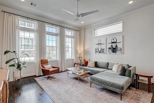 1035 Ashland Street, Houston, TX 77008