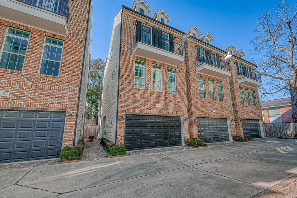 1035 Ashland Street, Houston, TX 77008