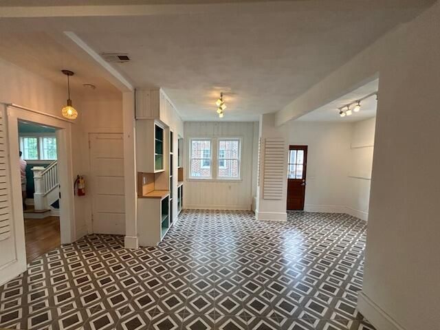 1405 Grandin RD, Roanoke, VA 24015