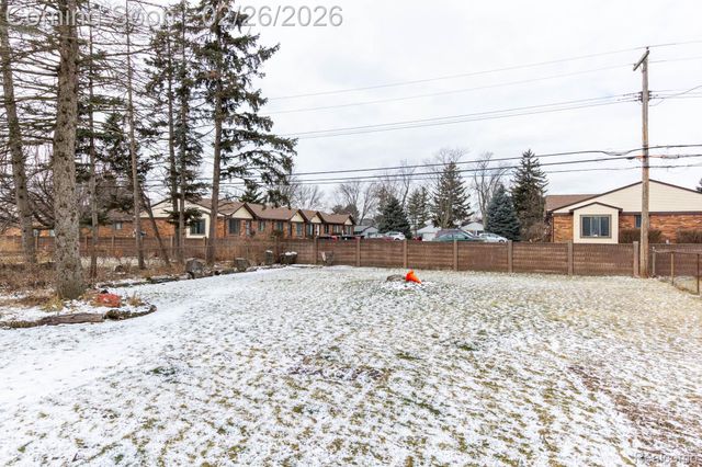 30641 Park Street, Roseville, MI 48066