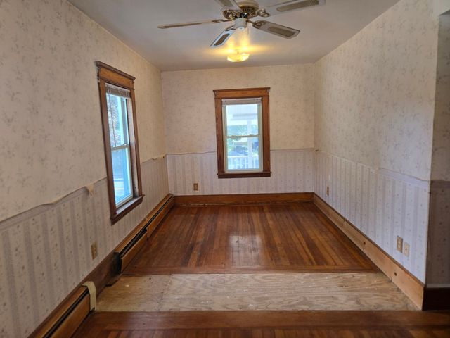 9 Shore St, Taunton, MA 02780