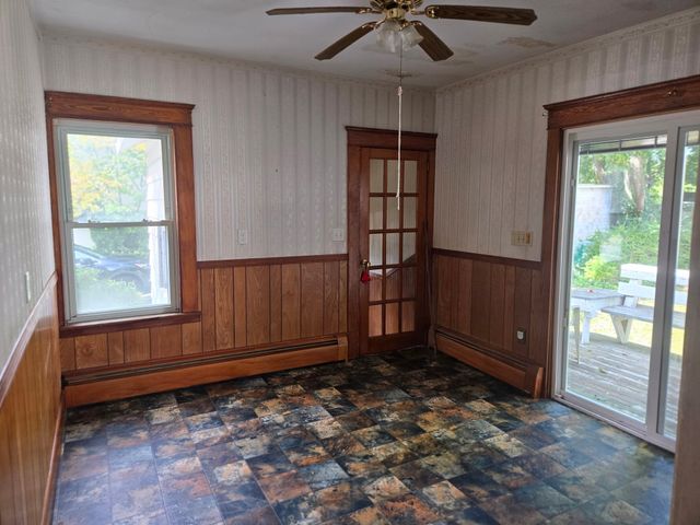 9 Shore St, Taunton, MA 02780