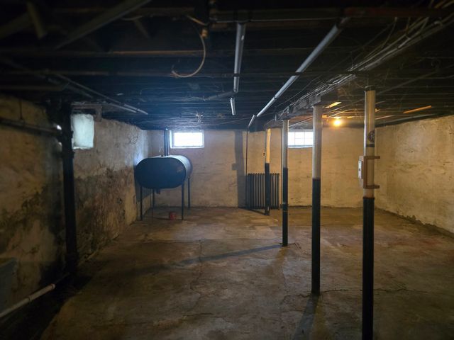 9 Shore St, Taunton, MA 02780