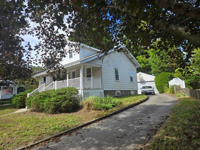 9 Shore St, Taunton, MA 02780