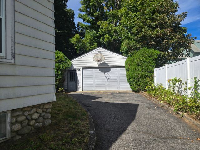 9 Shore St, Taunton, MA 02780