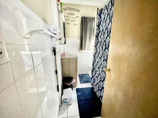 7225 W Vienna COURT, Milwaukee, WI 53216