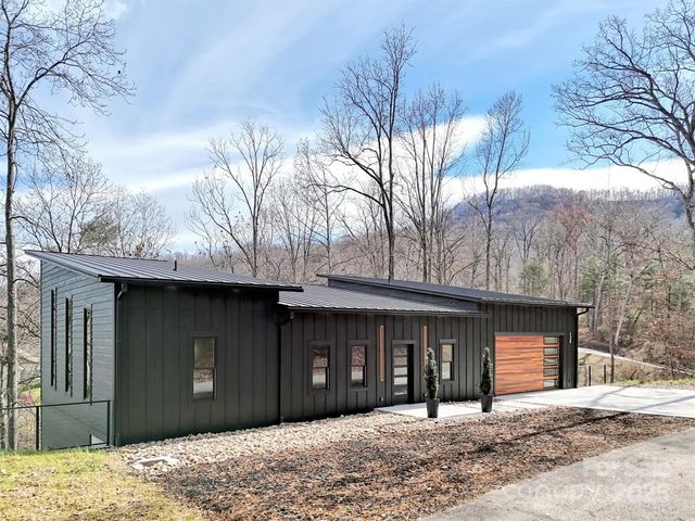 130 Midway Crossing Drive, Clyde, NC 28721