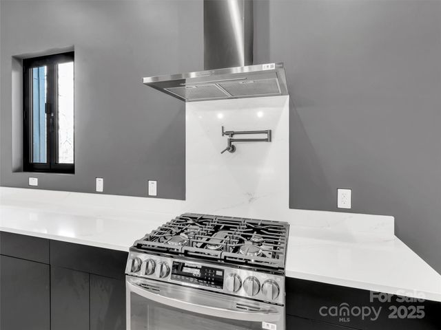 130 Midway Crossing Drive, Clyde, NC 28721