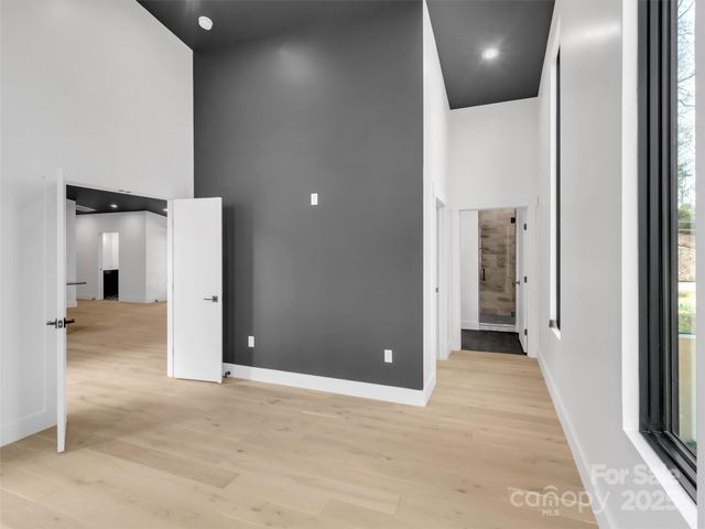 130 Midway Crossing Drive, Clyde, NC 28721