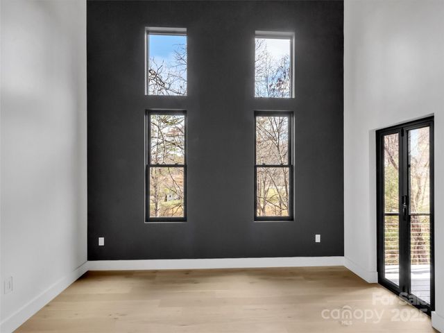 130 Midway Crossing Drive, Clyde, NC 28721