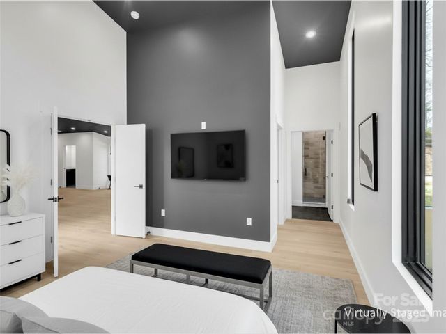 130 Midway Crossing Drive, Clyde, NC 28721