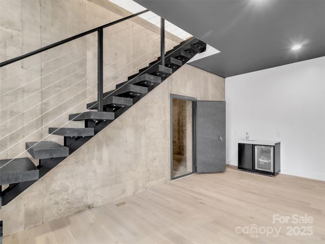 130 Midway Crossing Drive, Clyde, NC 28721