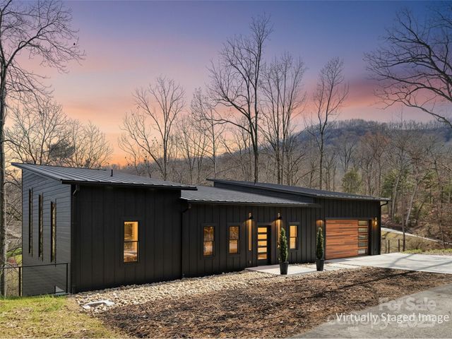 130 Midway Crossing Drive, Clyde, NC 28721