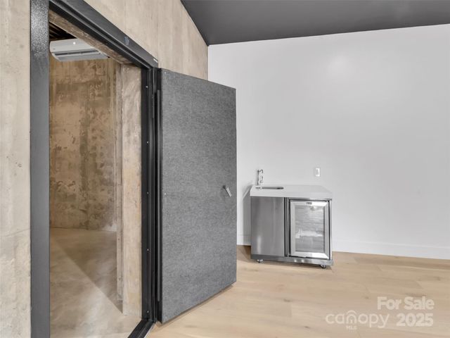 130 Midway Crossing Drive, Clyde, NC 28721