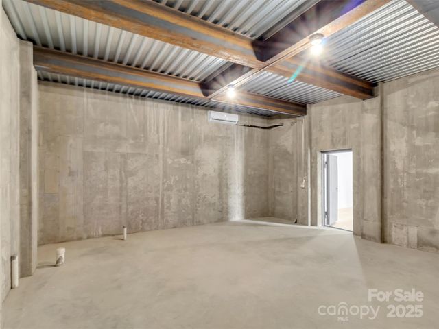 130 Midway Crossing Drive, Clyde, NC 28721