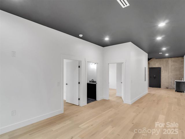 130 Midway Crossing Drive, Clyde, NC 28721