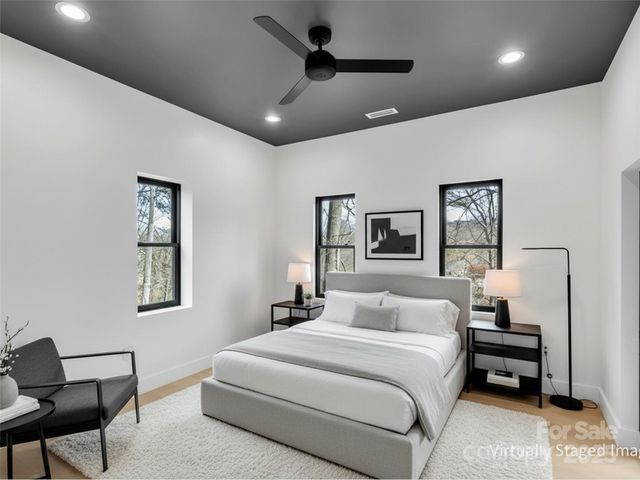 130 Midway Crossing Drive, Clyde, NC 28721