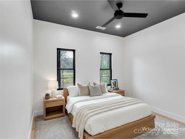 130 Midway Crossing Drive, Clyde, NC 28721