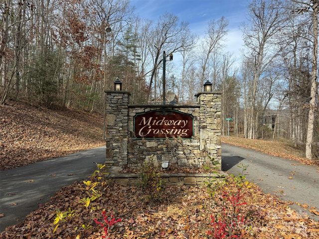 130 Midway Crossing Drive, Clyde, NC 28721