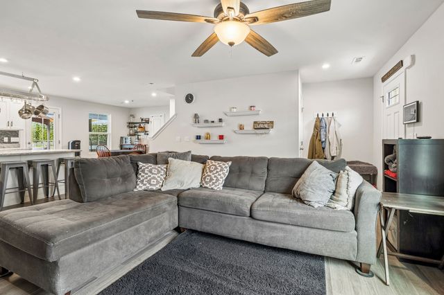 4124 S Downs Cir, White House, TN 37188