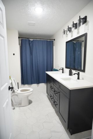 5034 County Line Road, Mountain Grove, MO 65711