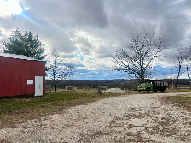 5034 County Line Road, Mountain Grove, MO 65711